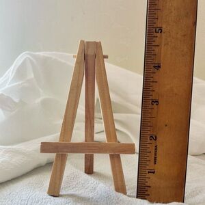 Adorable mini easels for displaying tiny artworks (wooden) - Pack of 10